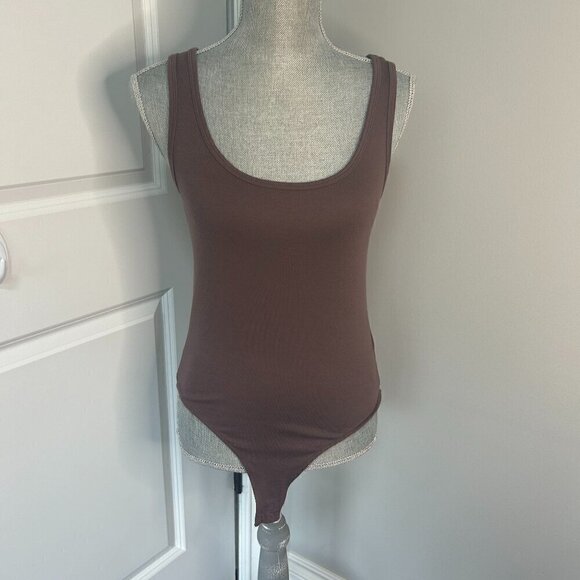 GAP Purple Scoop Neck Tank Body Suit NWOT Size M - Picture 1 of 2